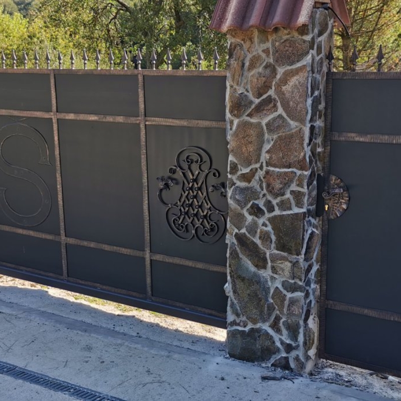 kovane_oplotenia_brany_a_branky9