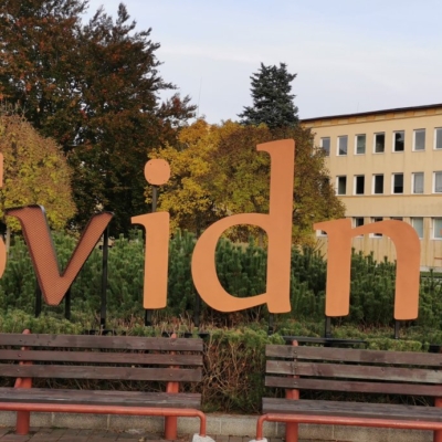 svidnik-napis-s-erbom3